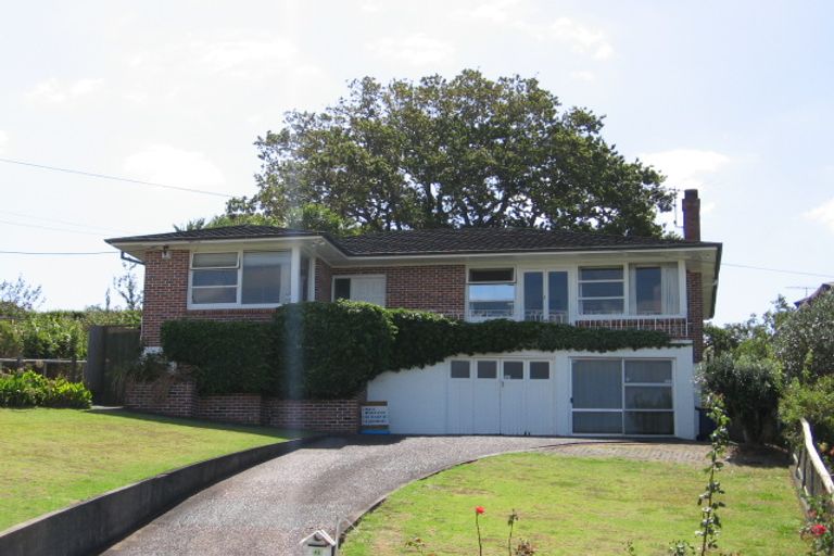 Photo of property in 18 City View Terrace, Birkenhead, Auckland, 0626