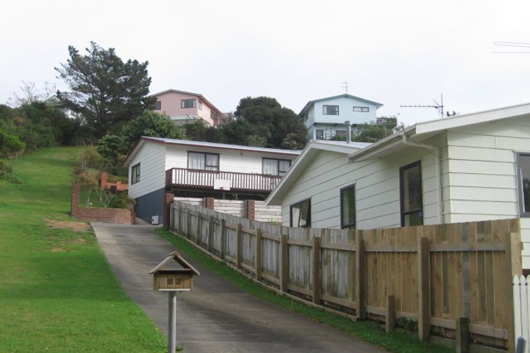 Photo of property in 53 Omapere Street, Whitby, Porirua, 5024