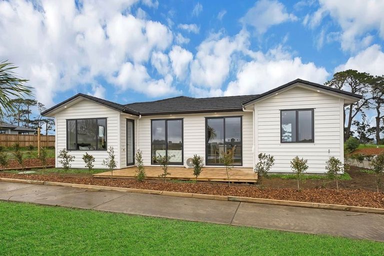 Photo of property in 14a Mclarin Road, Glenbrook, 2681