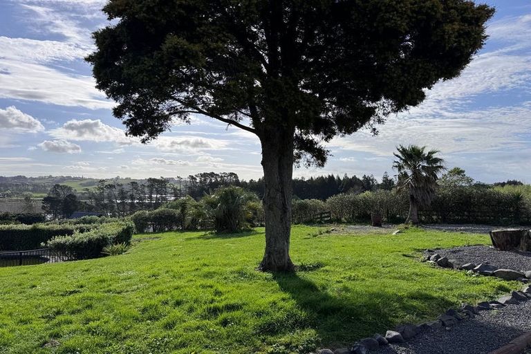 Photo of property in 42 Potts Road, Whitford, Howick, 2571