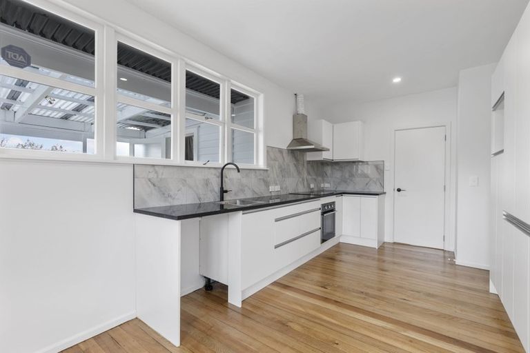 Photo of property in 70b Colwill Road, Massey, Auckland, 0614