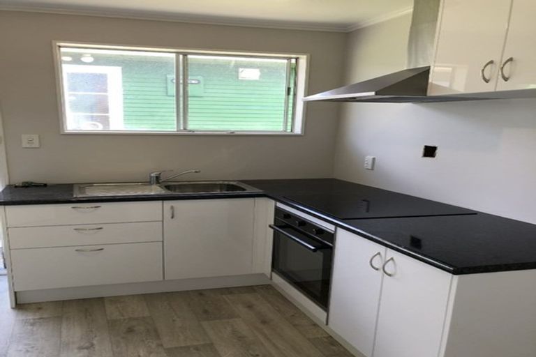 Photo of property in 14a Stewart Drive, Newlands, Wellington, 6037