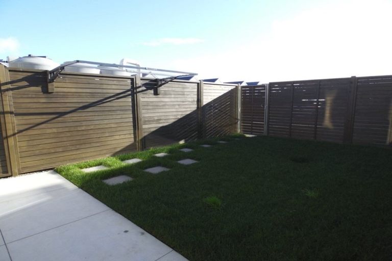 Photo of property in 32 Wallace Road, Hobsonville, Auckland, 0616
