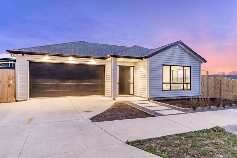 Photo of property in 13 Konoba Avenue, Kumeu, 0810