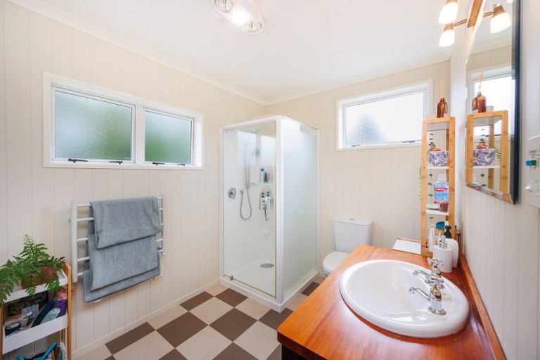 Photo of property in 121 Ruamahanga Crescent, Terrace End, Palmerston North, 4410