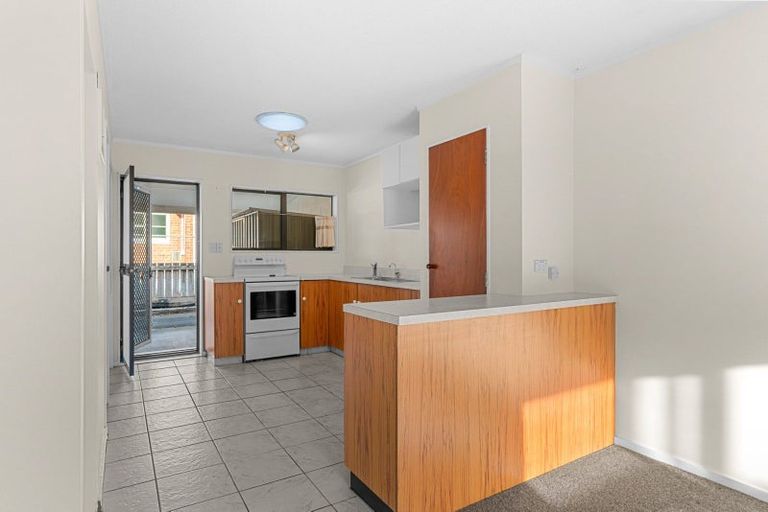 Photo of property in 2/9 Cairnfield Road, Kensington, Whangarei, 0112