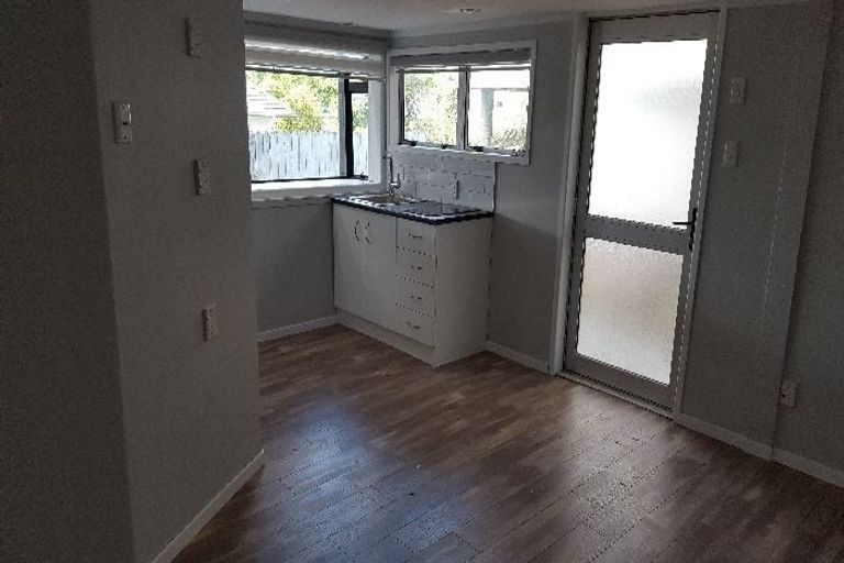 Photo of property in 1 Glenbervie Crescent, Massey, Auckland, 0614