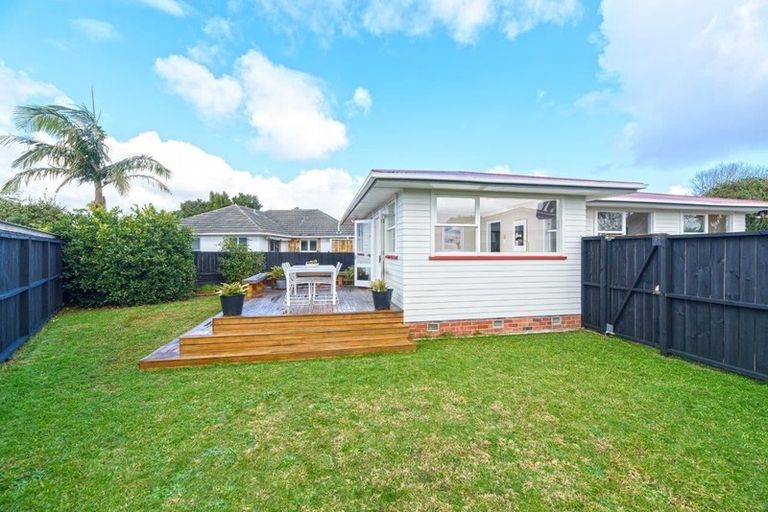 Photo of property in 13 Roby Street, Te Atatu Peninsula, Auckland, 0610