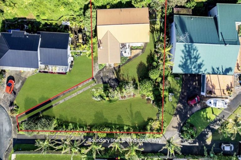 Photo of property in 7 Luke Place, Eastern Beach, Auckland, 2012