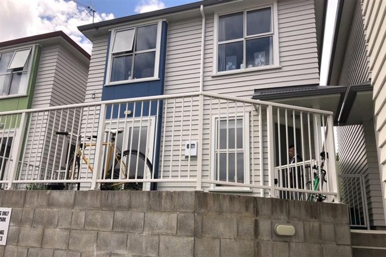 Photo of property in 21u4 Luxford Street, Berhampore, Wellington, 6023