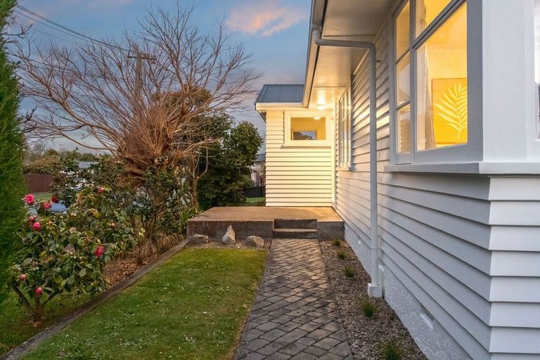 Photo of property in 4 Lucienne Place, Hillsborough, Christchurch, 8022