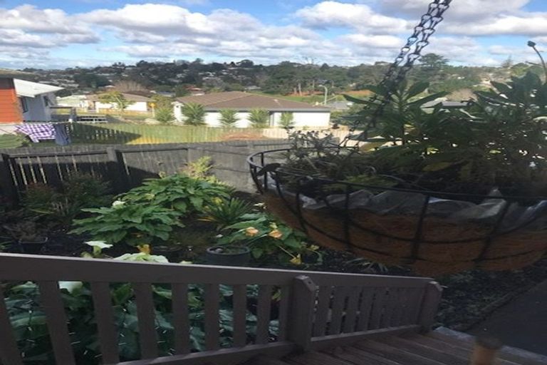 Photo of property in 7 Frosses Place, Massey, Auckland, 0614