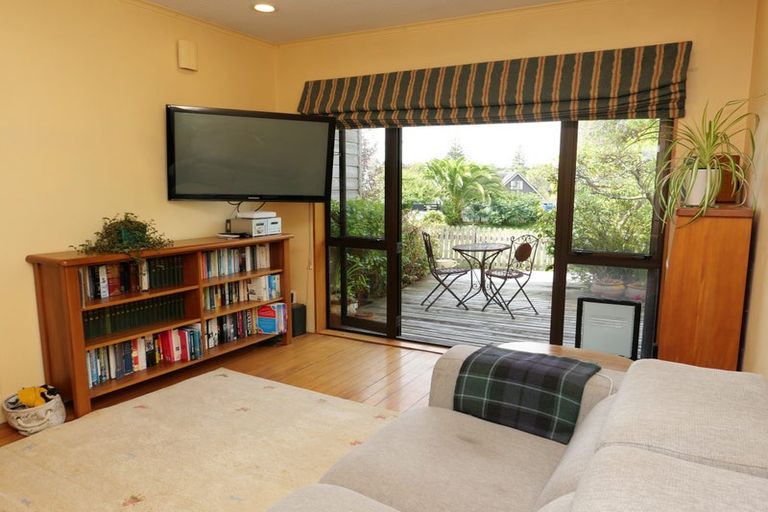 Photo of property in 24 Martin Road, Paraparaumu Beach, Paraparaumu, 5032