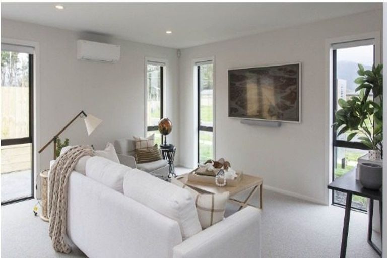 Photo of property in 7 Rarangi Mai Lane, Karaka, 2113