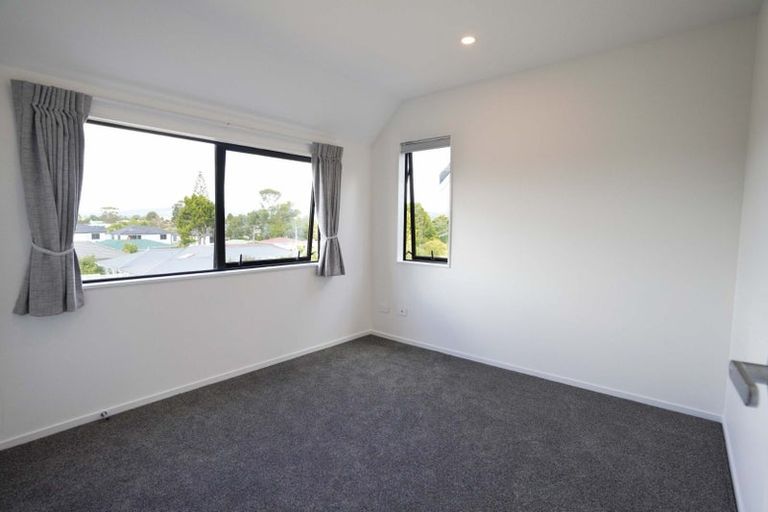 Photo of property in 7/19 Kingdale Road, Henderson, Auckland, 0610