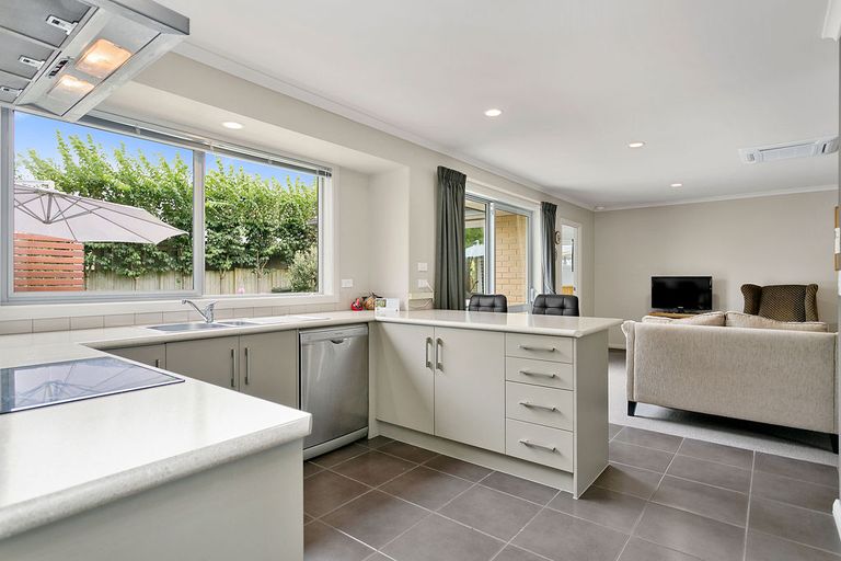 Photo of property in 18 Brancaster Place, Cambridge, 3434