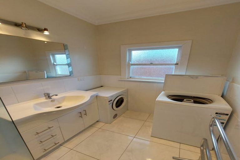 Photo of property in 5c Pendarves Street, New Plymouth, 4310