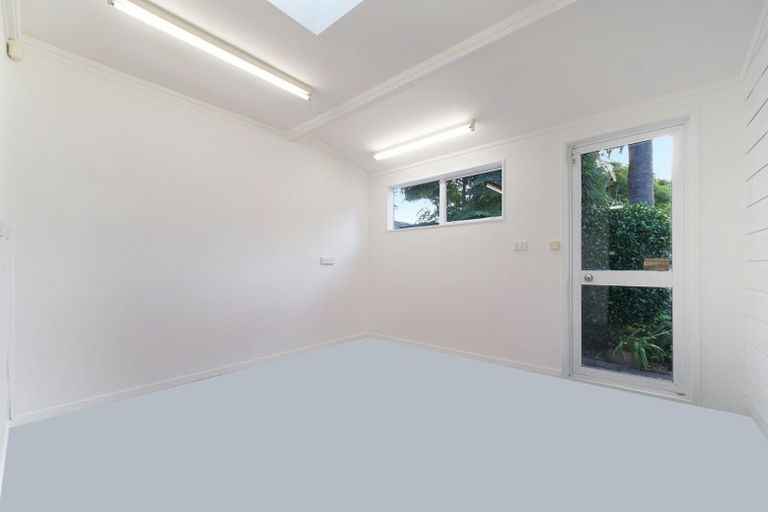 Photo of property in 13 Gilberd Place, Torbay, Auckland, 0630