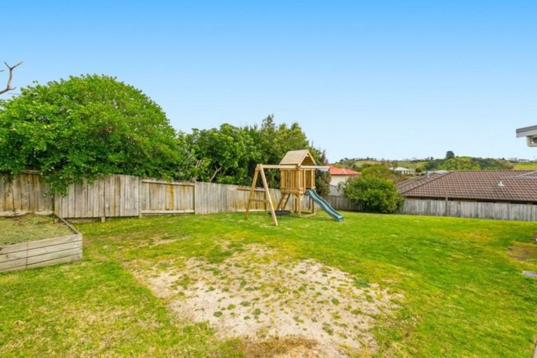 Photo of property in 38 Lysaght Place, Welcome Bay, Tauranga, 3112