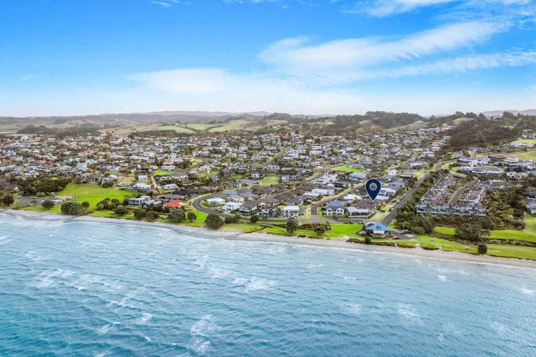 Photo of property in 20 Kokihi Lane, Snells Beach, 0920