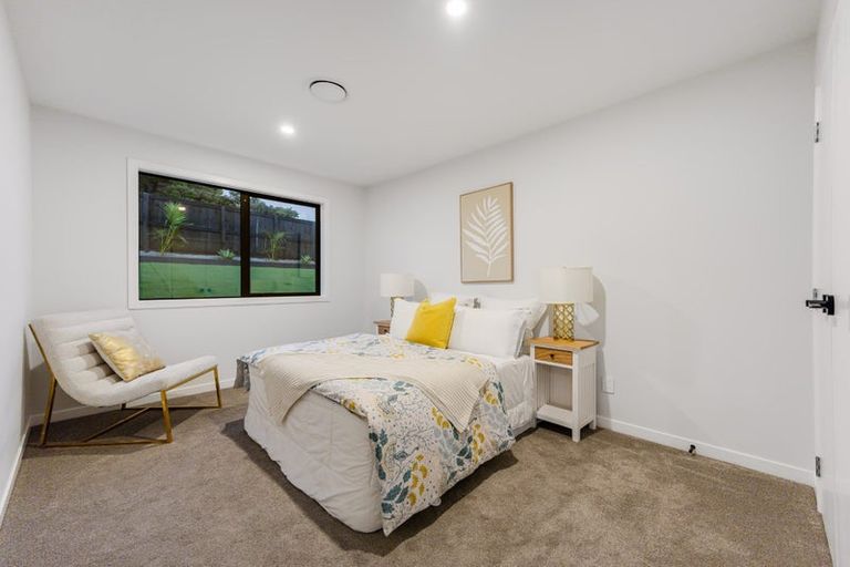 Photo of property in 17 Manawanui Way, Orewa, 0931