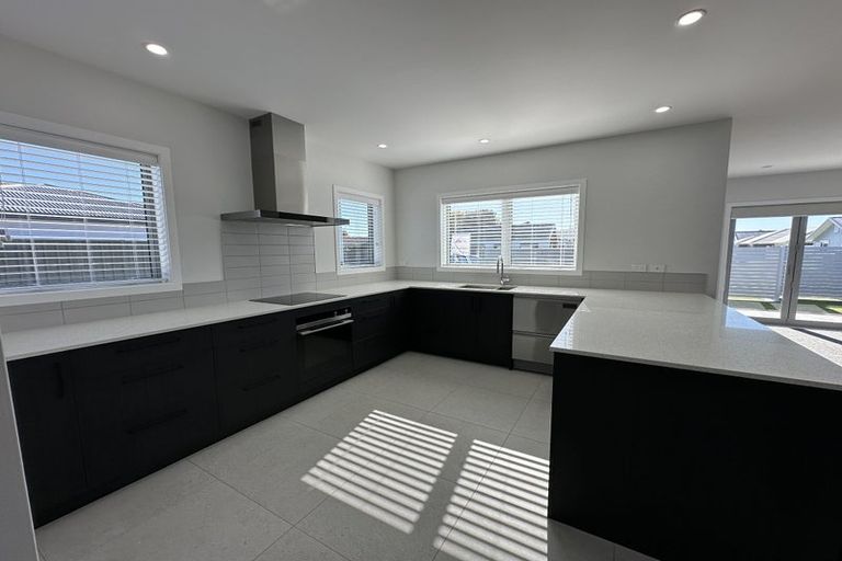 Photo of property in 6 George Yee Place, Taradale, 4112