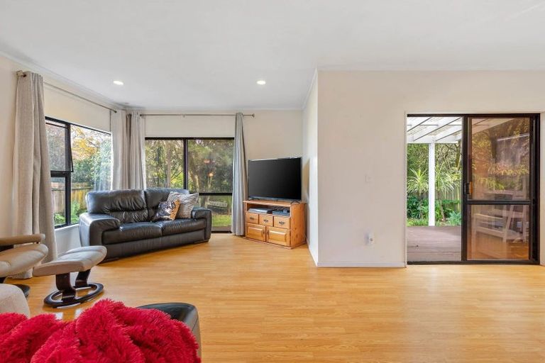 Photo of property in 2/26 Centorian Drive, Windsor Park, Auckland, 0632