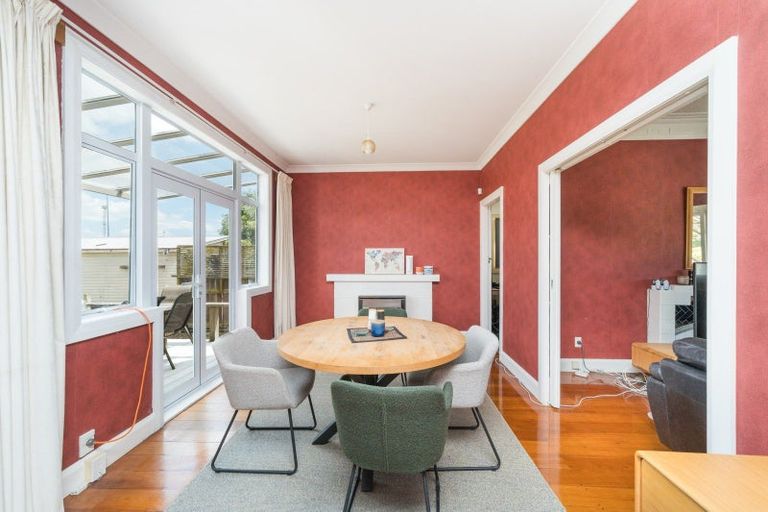 Photo of property in 8 Russell Street, Palmerston North, 4414