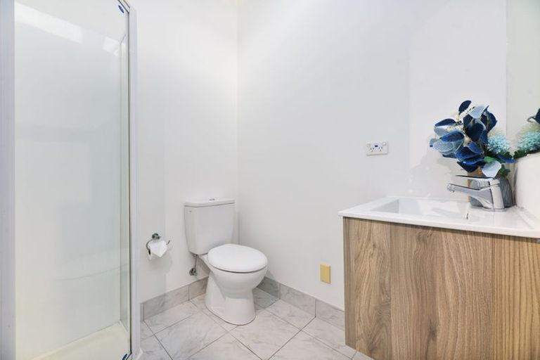 Photo of property in 6 Finn Place, Totara Vale, Auckland, 0629