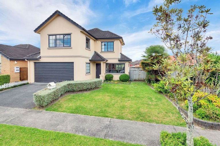 Photo of property in 8 Applebox Lane, Henderson, Auckland, 0612