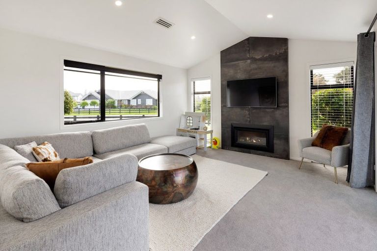 Photo of property in 34 Mike Smith Drive, Cambridge, 3434