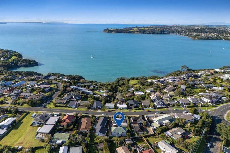 Photo of property in 8a Melandra Road, Stanmore Bay, Whangaparaoa, 0932