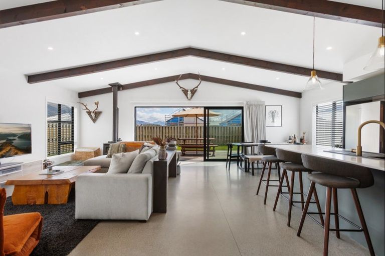 Photo of property in 38 Longview Drive, Lake Hawea, 9382