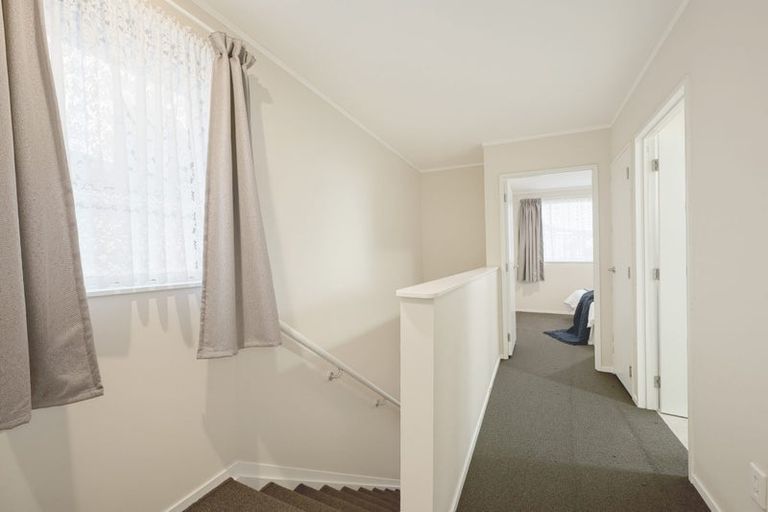Photo of property in 11 Manatu Lane, Kelston, Auckland, 0602