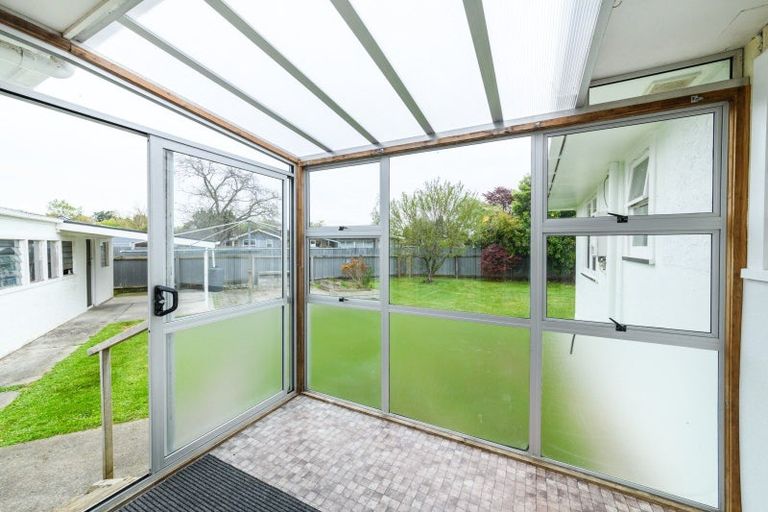 Photo of property in 30 Mokau Place, Terrace End, Palmerston North, 4410