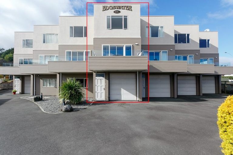 Photo of property in 208 Lake Terrace, Hilltop, Taupo, 3330