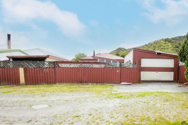 Photo of property in 152 Bright Street, Cobden, Greymouth, 7802