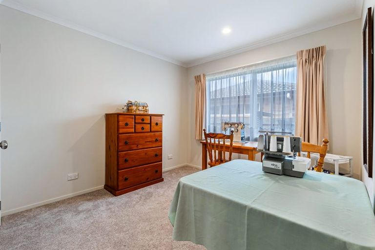 Photo of property in 15 Alice Avenue, Orewa, 0931