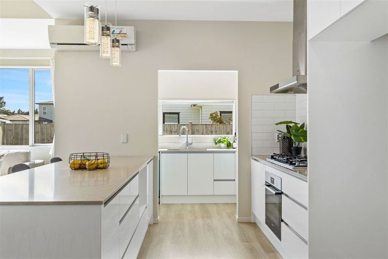 Photo of property in 18 Raymond Grace Avenue, Huapai, Kumeu, 0810