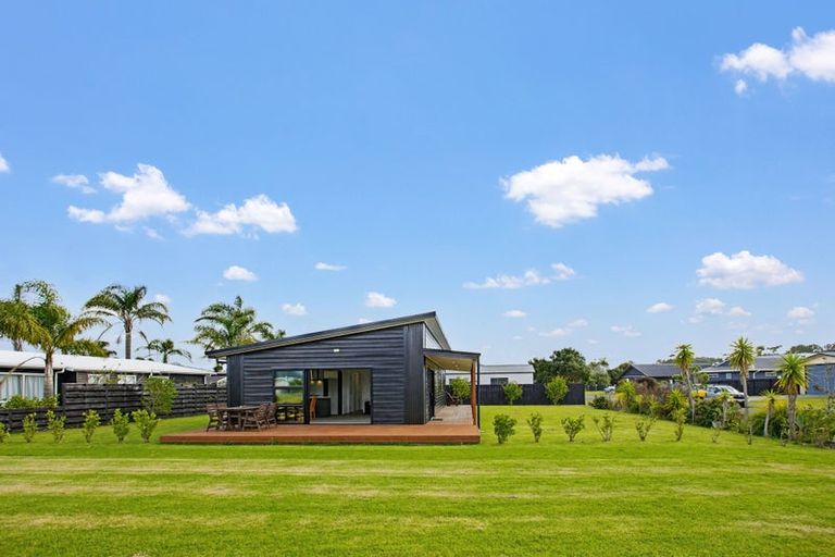 Photo of property in 101 Kelly Jade Avenue, Matarangi, Whitianga, 3592