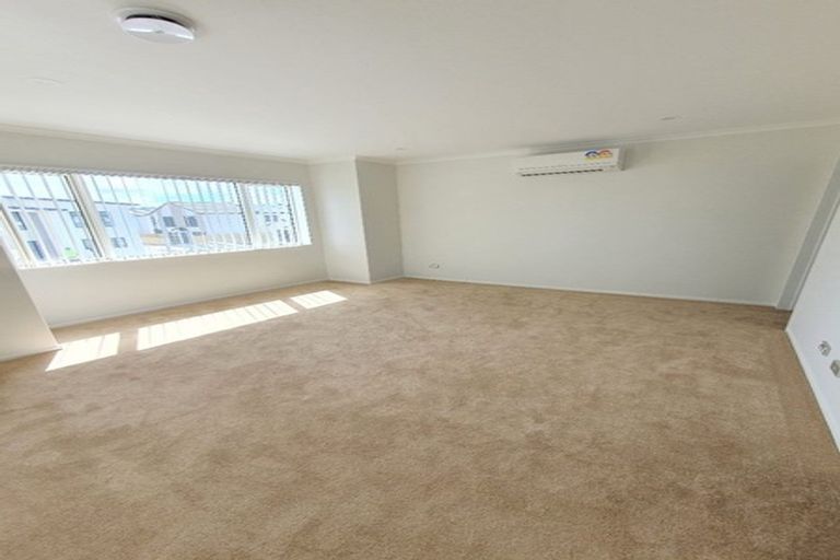 Photo of property in 7 Survila Street, Takanini, 2110