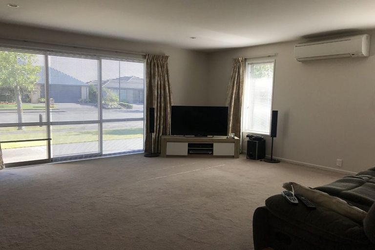 Photo of property in 56 Rannoch Drive, Broomfield, Christchurch, 8042