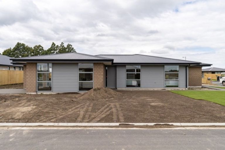 Photo of property in 1 Fry Place, Rolleston, 7614