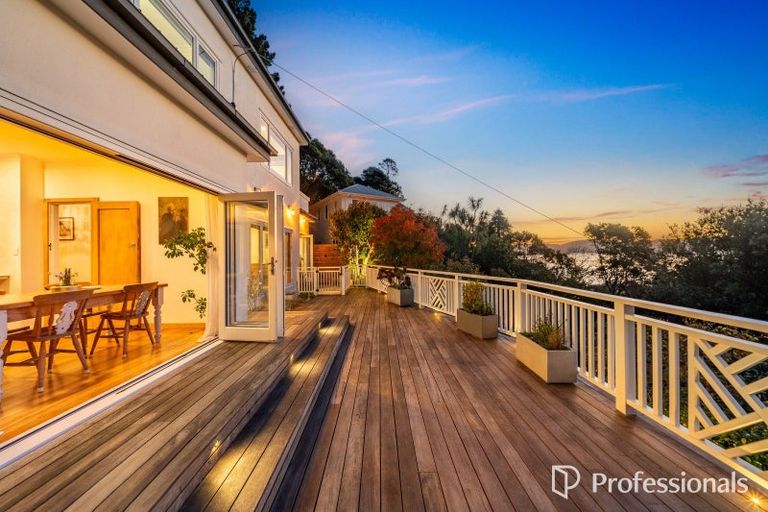 Photo of property in 31 Walter Road, Lowry Bay, Lower Hutt, 5013