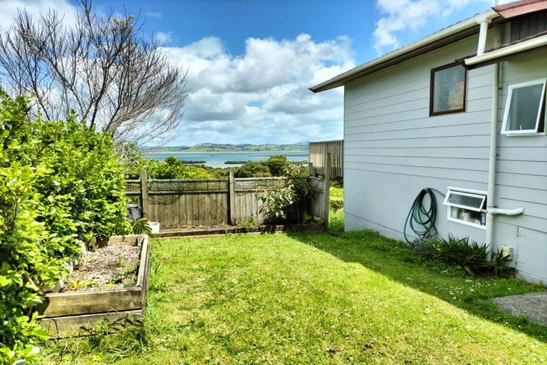 Photo of property in 2 Edge Street, Onerahi, Whangarei, 0110