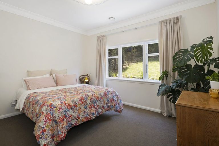 Photo of property in 22 Ranui Crescent, Khandallah, Wellington, 6035