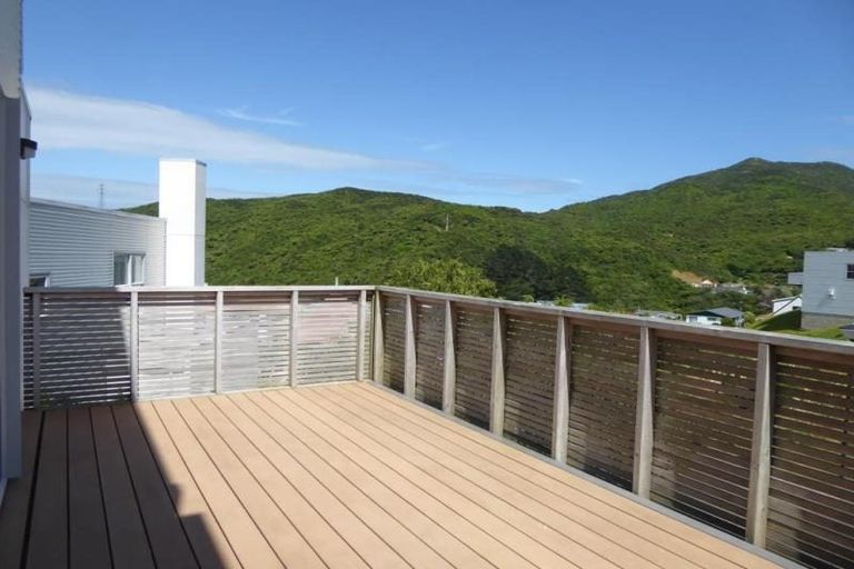 Photo of property in 42 Saddleback Grove, Karori, Wellington, 6012