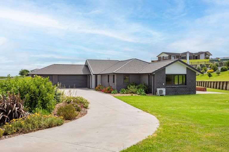 Photo of property in 14 Oakridge Place, Morrinsville, 3375
