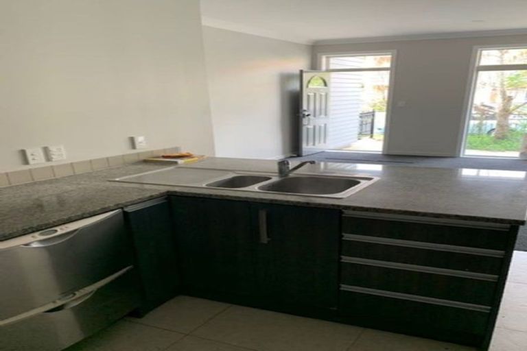 Photo of property in 6/44 Carlos Drive, Flat Bush, Auckland, 2016