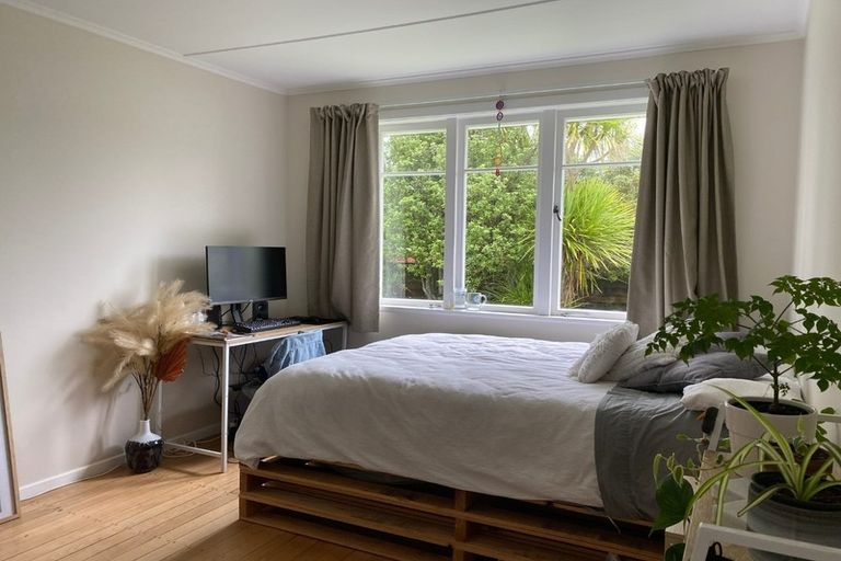 Photo of property in 37 Harrington Road, Henderson, Auckland, 0610